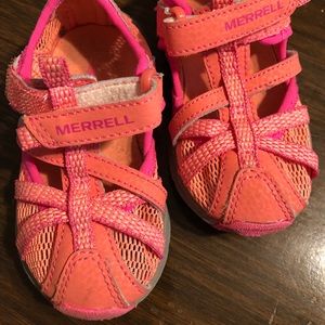Girls closed toe sandals